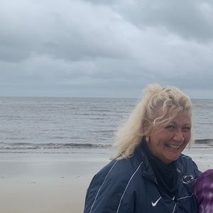 Meet your Posher, Joni